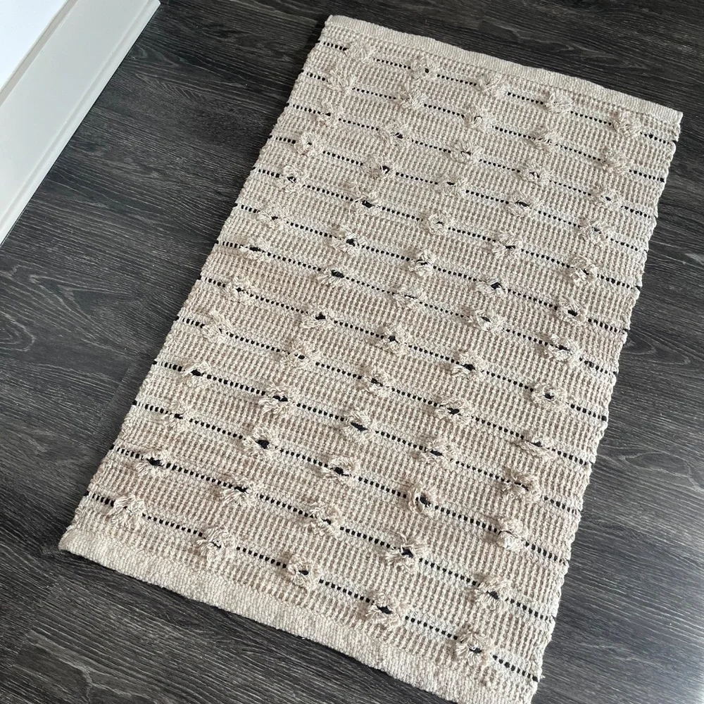 Threshold handwoven cotton and jute 2x3 rug nwt